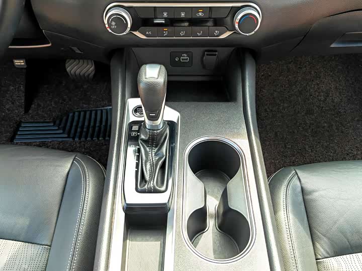 Фото 16 - Nissan Teana