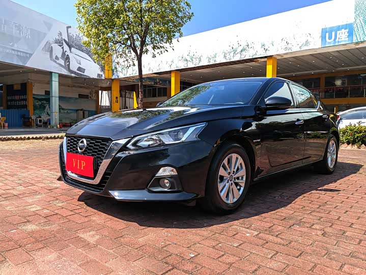 Фото 2 - Nissan Teana