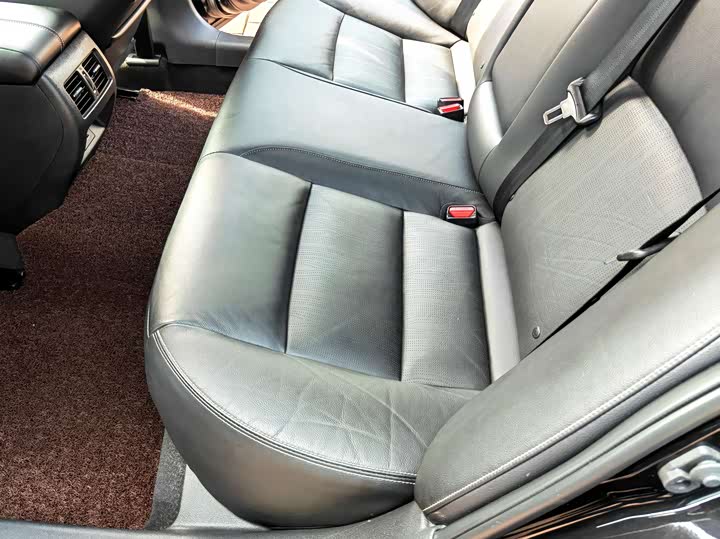 Фото 21 - Nissan Teana