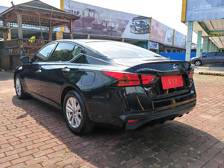 Фото 7 - Nissan Teana