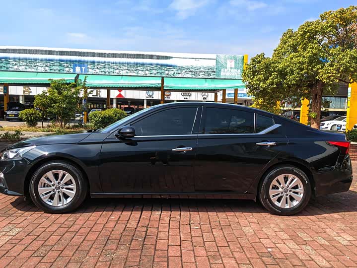 Фото 8 - Nissan Teana