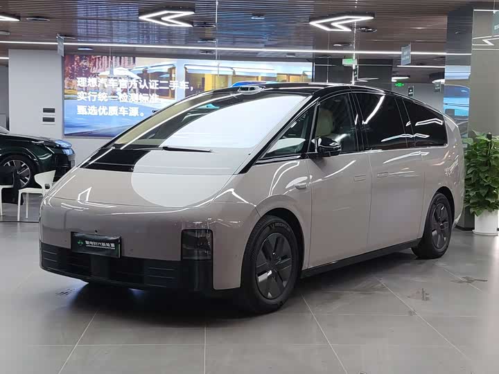 2025 LiXiang Mega