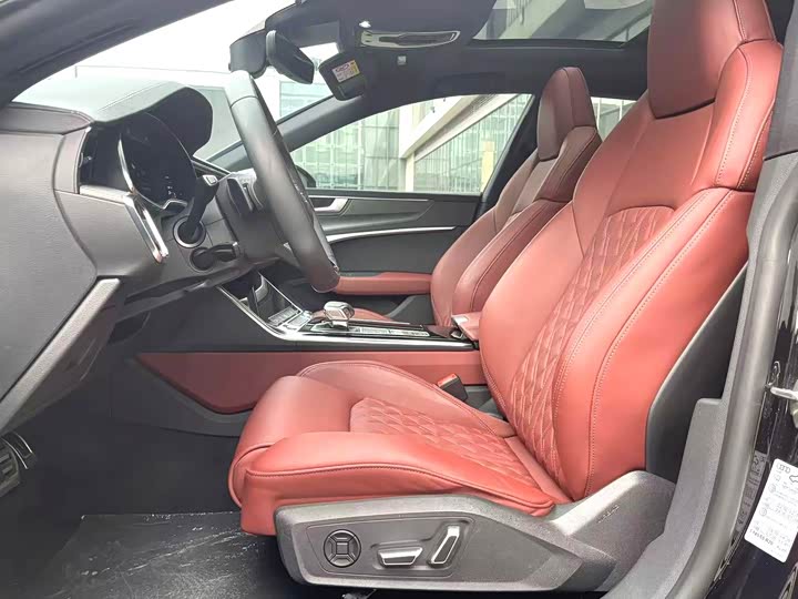Zdjęcie 4 - Audi A7L
