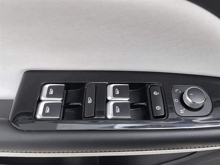 Geely Emgrand L 2022 2022款 1.4T CVT旗舰型