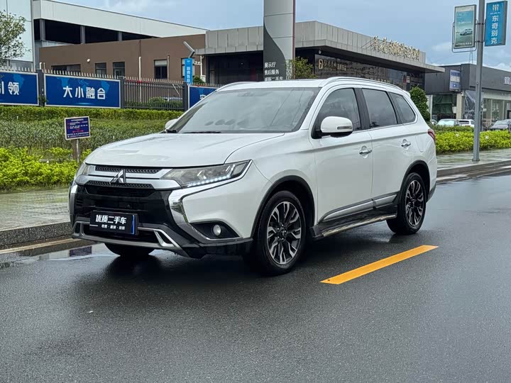Mitsubishi Outlander 2020 2020款 2.4L 四驱致享版 5座