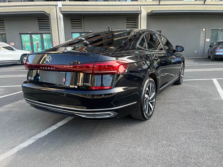 Фото 5 - Volkswagen Passat