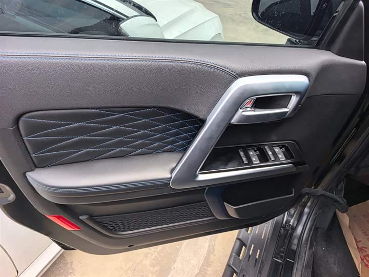 BAIC Beijing BJ40 2023 2023款 2.0D 自动四驱刀锋英雄版侠客型