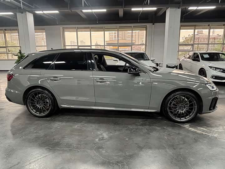Audi A4 2021 2021款 Avant 先锋派 40 TFSI 时尚动感型