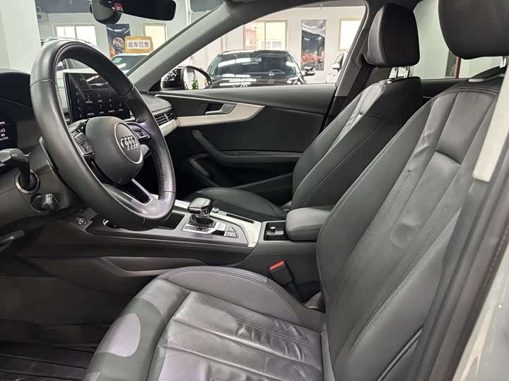 Audi A4 2021 2021款 Avant 先锋派 40 TFSI 时尚动感型