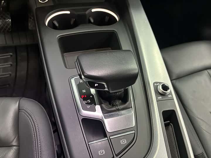 Audi A4 2021 2021款 Avant 先锋派 40 TFSI 时尚动感型