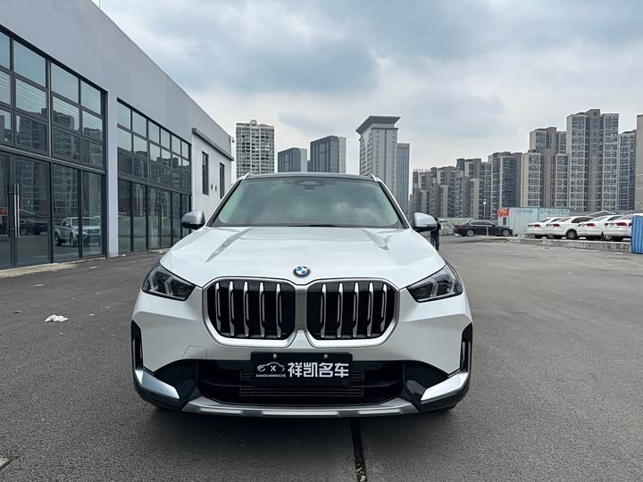 Фото 2 - BMW X1