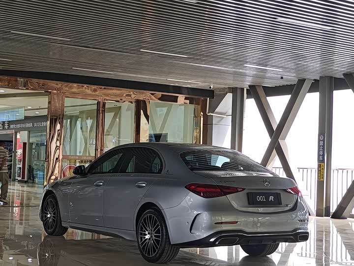 Zdjęcie 4 - Mercedes-Benz C-Class