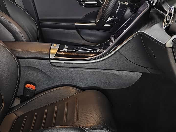 Zdjęcie 8 - Mercedes-Benz C-Class