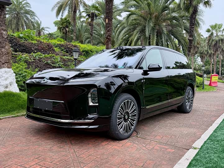 2026 Nio ES8