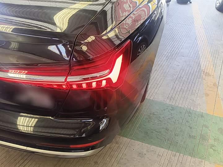 Zdjęcie 8 - Audi A6L