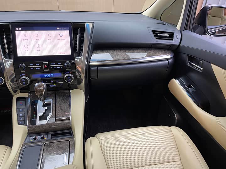 Фото 4 - Toyota Vellfire