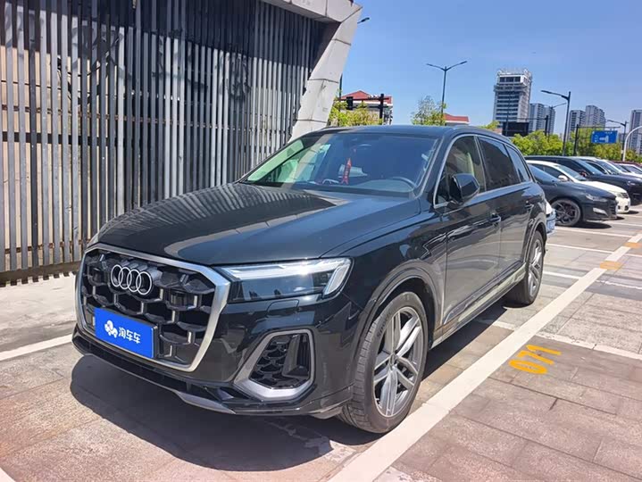 Audi Q7 2025 2025款 55 TFSI quattro S line运动型