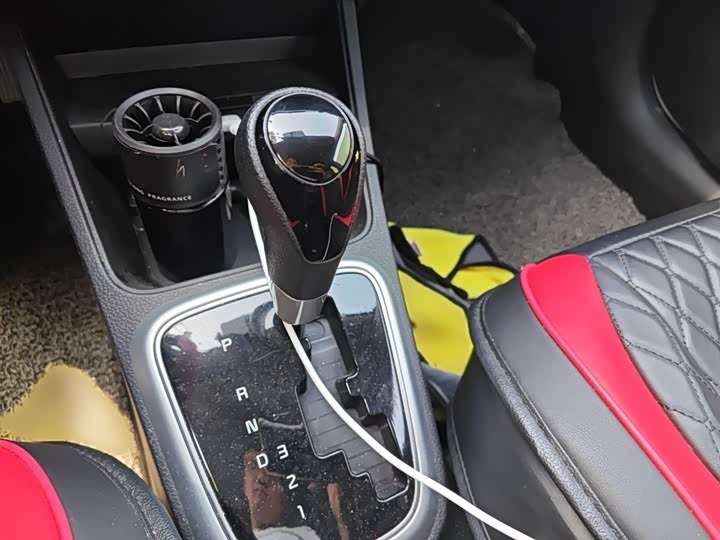 Kia Pegas 2020 2020款 改款 1.4L 自动舒适天窗版