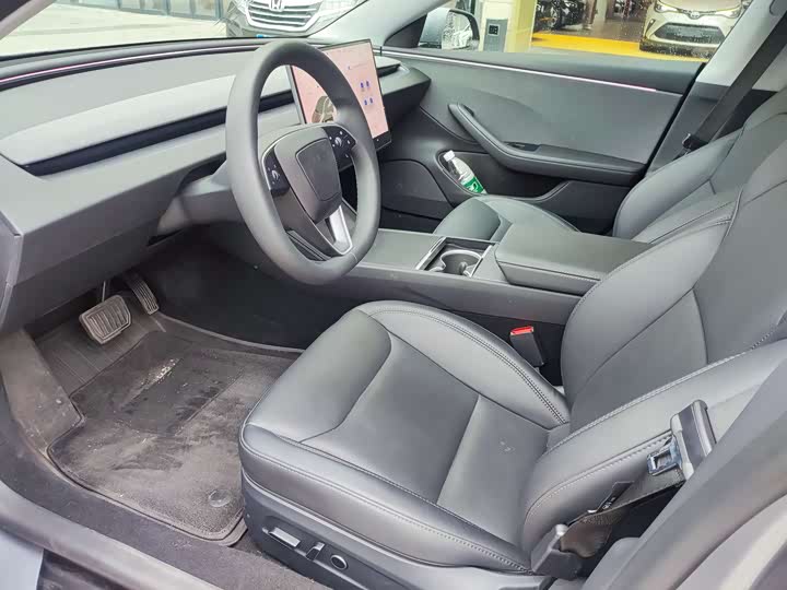 Tesla Model 3 2025 2025款 后轮驱动版