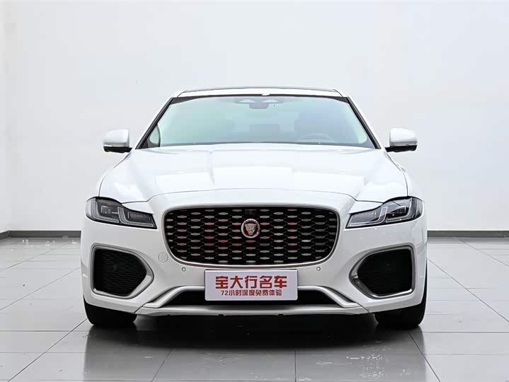 Photo 3 - Jaguar XF L