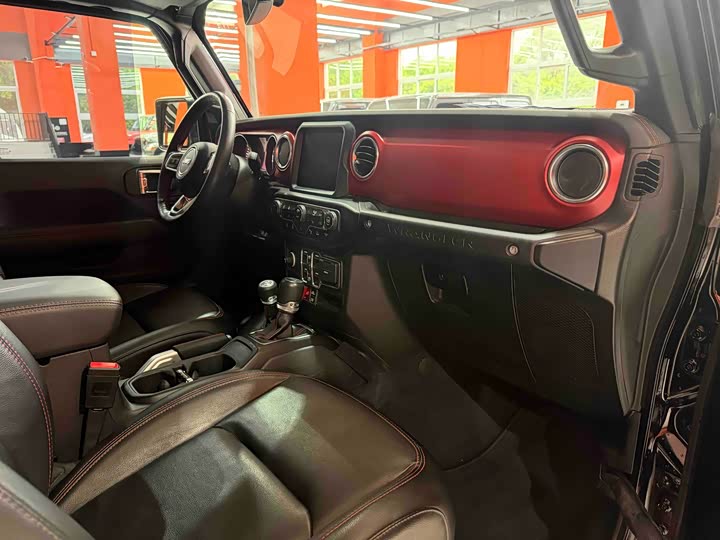 Jeep Wrangler 2021 2021款 2.0T 罗宾汉四门版
