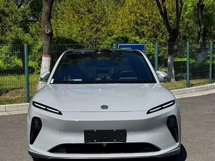 Фото 2 - Nio ET5T