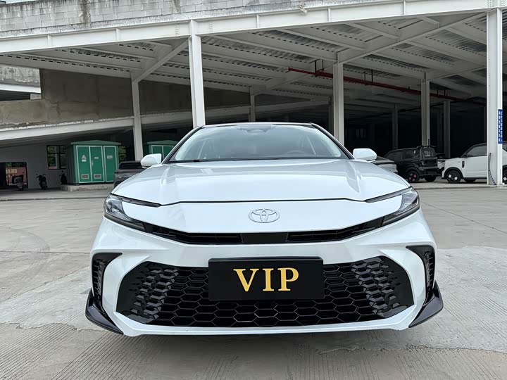 Toyota Camry 2026 2026款 双擎 2.0HSE 光辉版