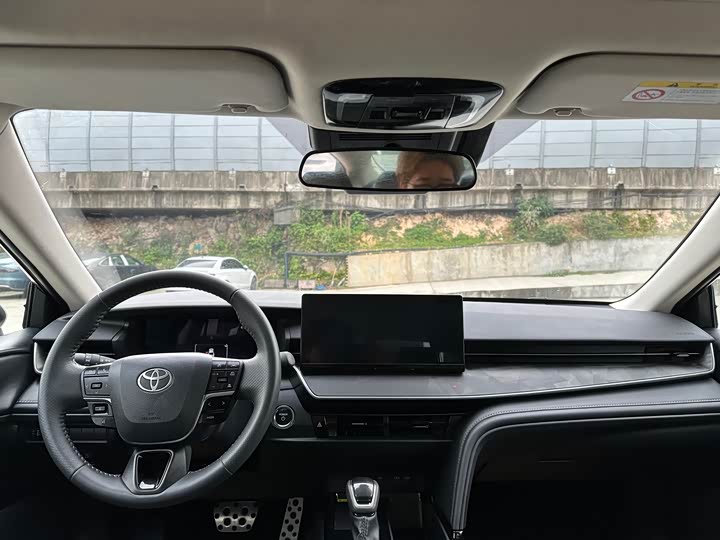 Toyota Camry 2026 2026款 双擎 2.0HSE 光辉版