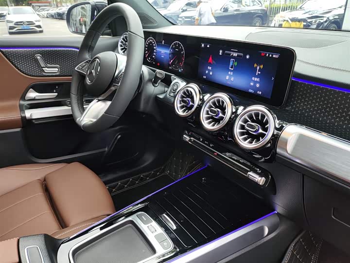 Фото 3 - Mercedes-Benz GLB-Class