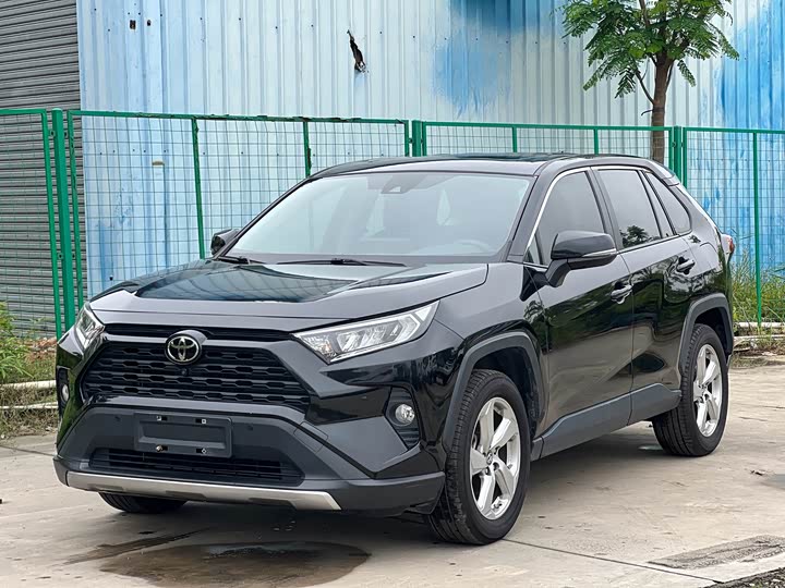 صورة 1 - Toyota RAV4