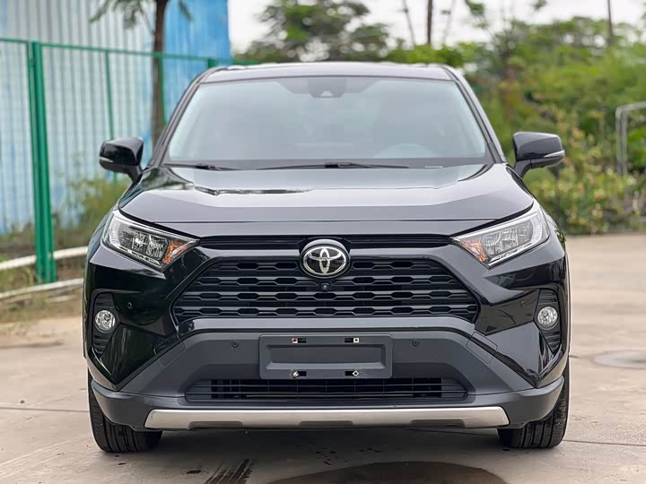 صورة 2 - Toyota RAV4