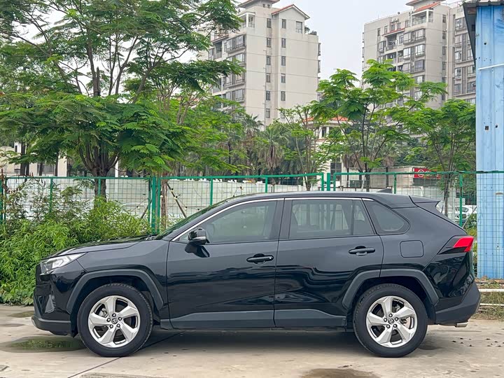 صورة 3 - Toyota RAV4