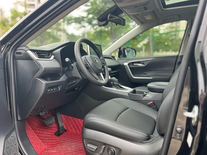 صورة 4 - Toyota RAV4