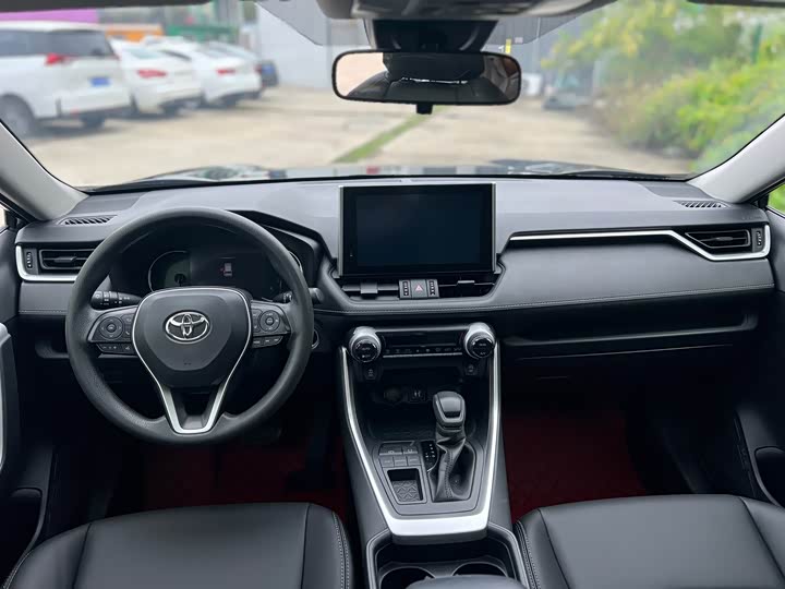 صورة 5 - Toyota RAV4