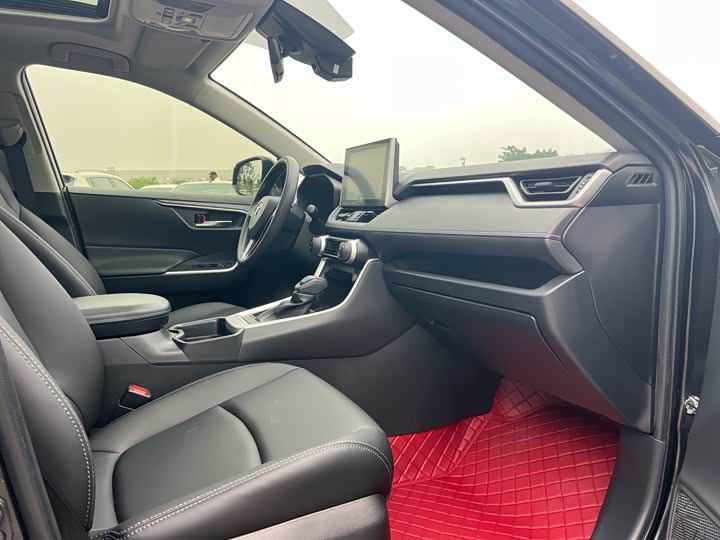 صورة 7 - Toyota RAV4