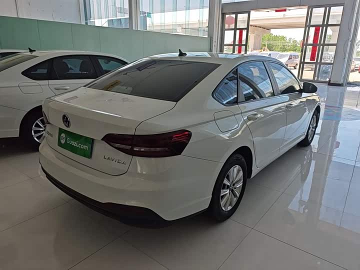 Фото 7 - Volkswagen Lavida