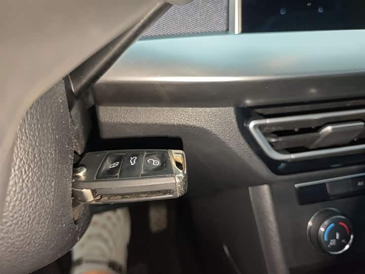 Фото 9 - Volkswagen Lavida