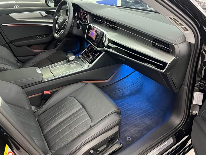 صورة 9 - Audi A6L