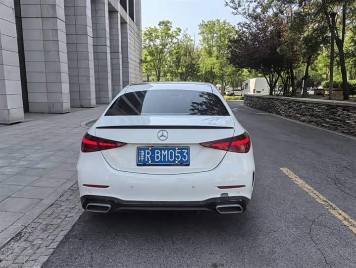 Photo 3 - Mercedes-Benz C-Class