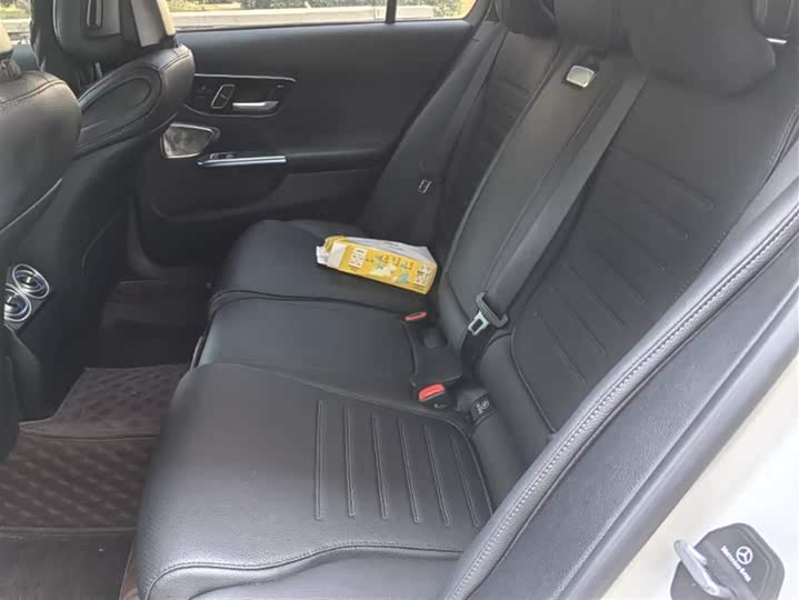 Photo 7 - Mercedes-Benz C-Class