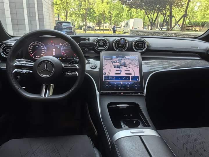 Photo 8 - Mercedes-Benz C-Class