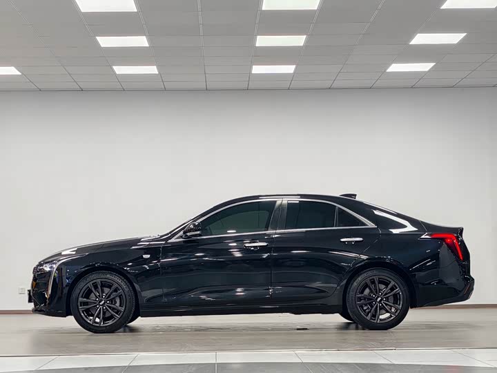 2023 Cadillac CT4