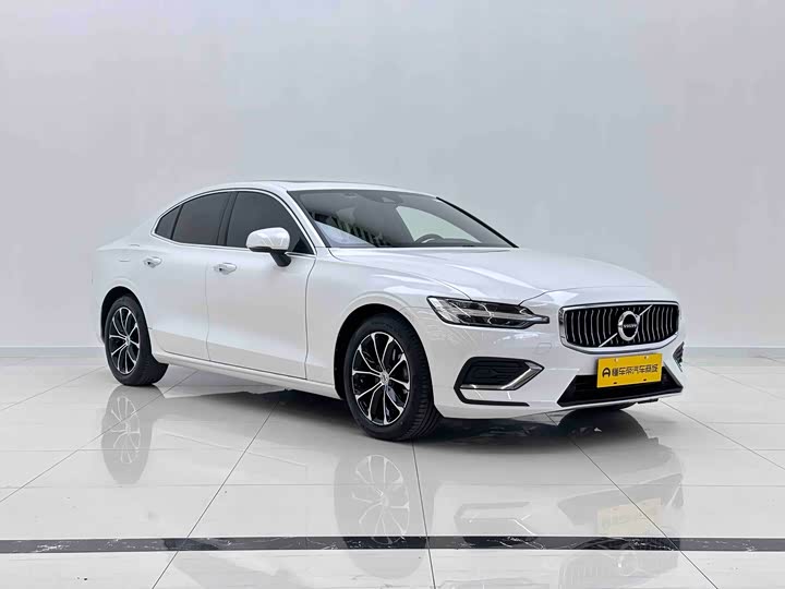 Фото 3 - Volvo S60