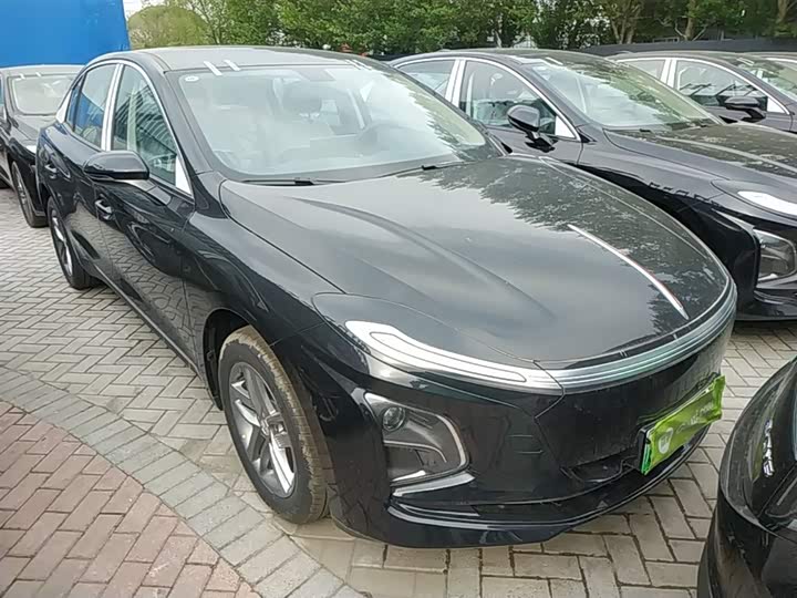 2025 Hongqi E-QM5