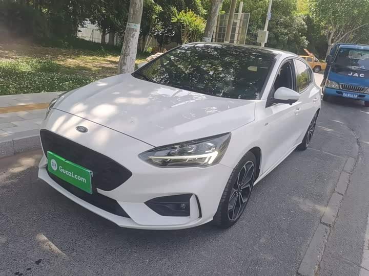 Ford Focus 2021 2021款 两厢 EcoBoost 180 自动ST Line