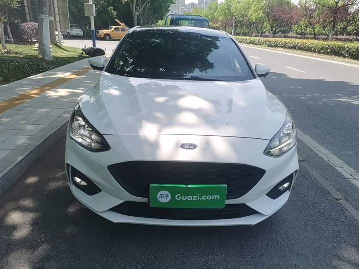 Ford Focus 2021 2021款 两厢 EcoBoost 180 自动ST Line