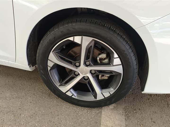 Geely Emgrand L 2022 2022款 1.4T CVT至尊型