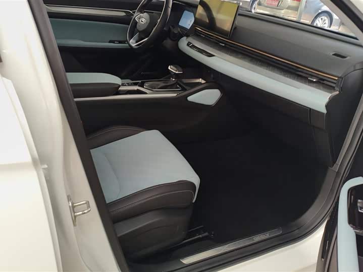 Geely Emgrand L 2022 2022款 1.4T CVT至尊型