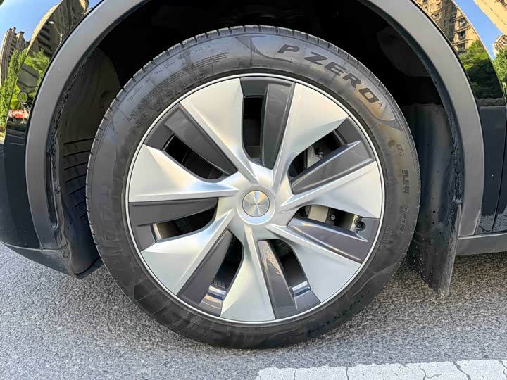 Фото 4 - Tesla Model Y