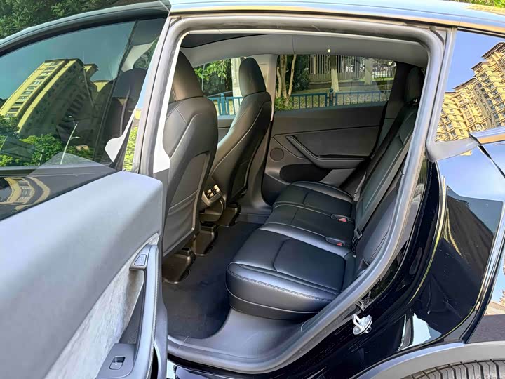 Фото 8 - Tesla Model Y
